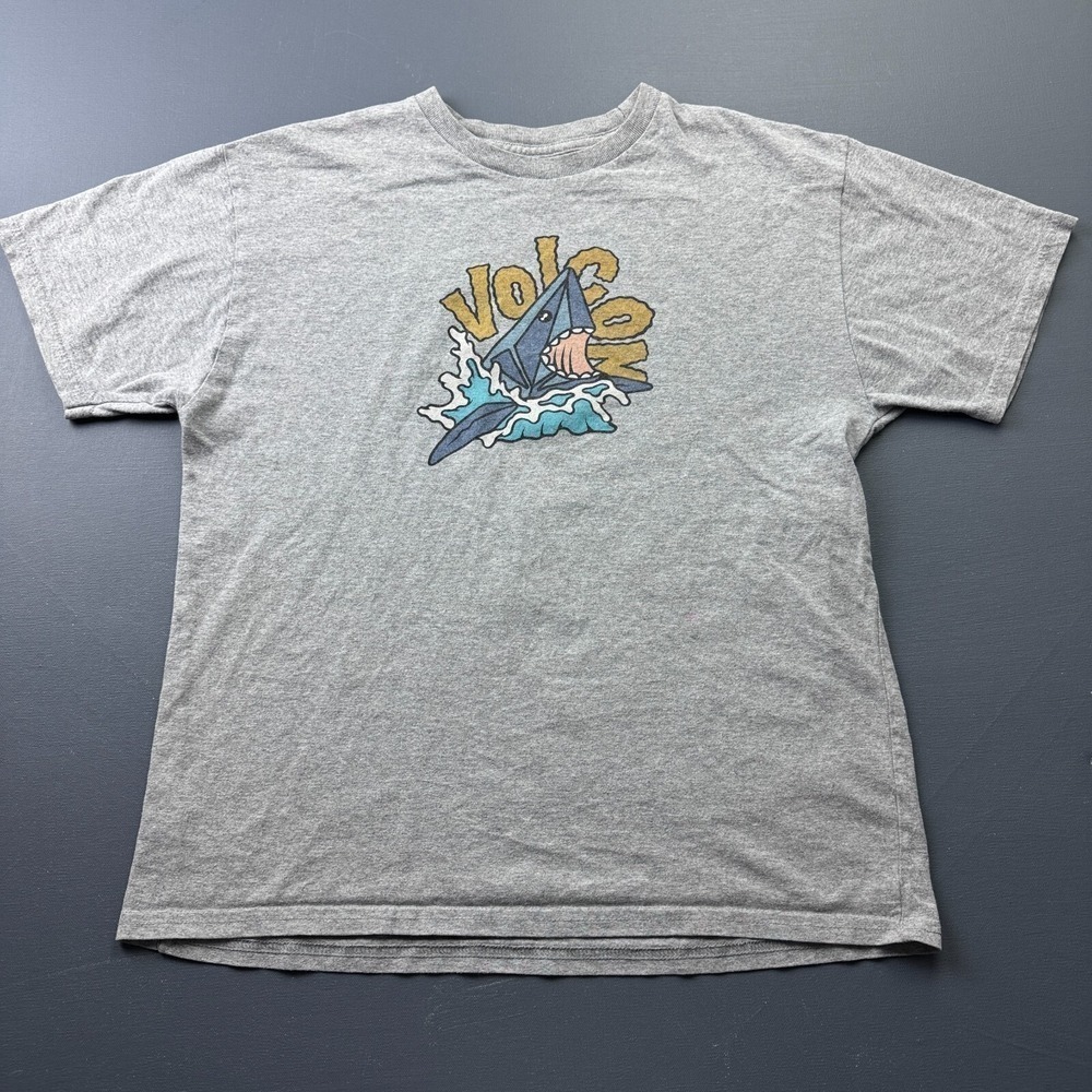 Volcom Boys XL Gray Shark Graphic Tee Skate Surf Casual Streetwear Short Sleeve
